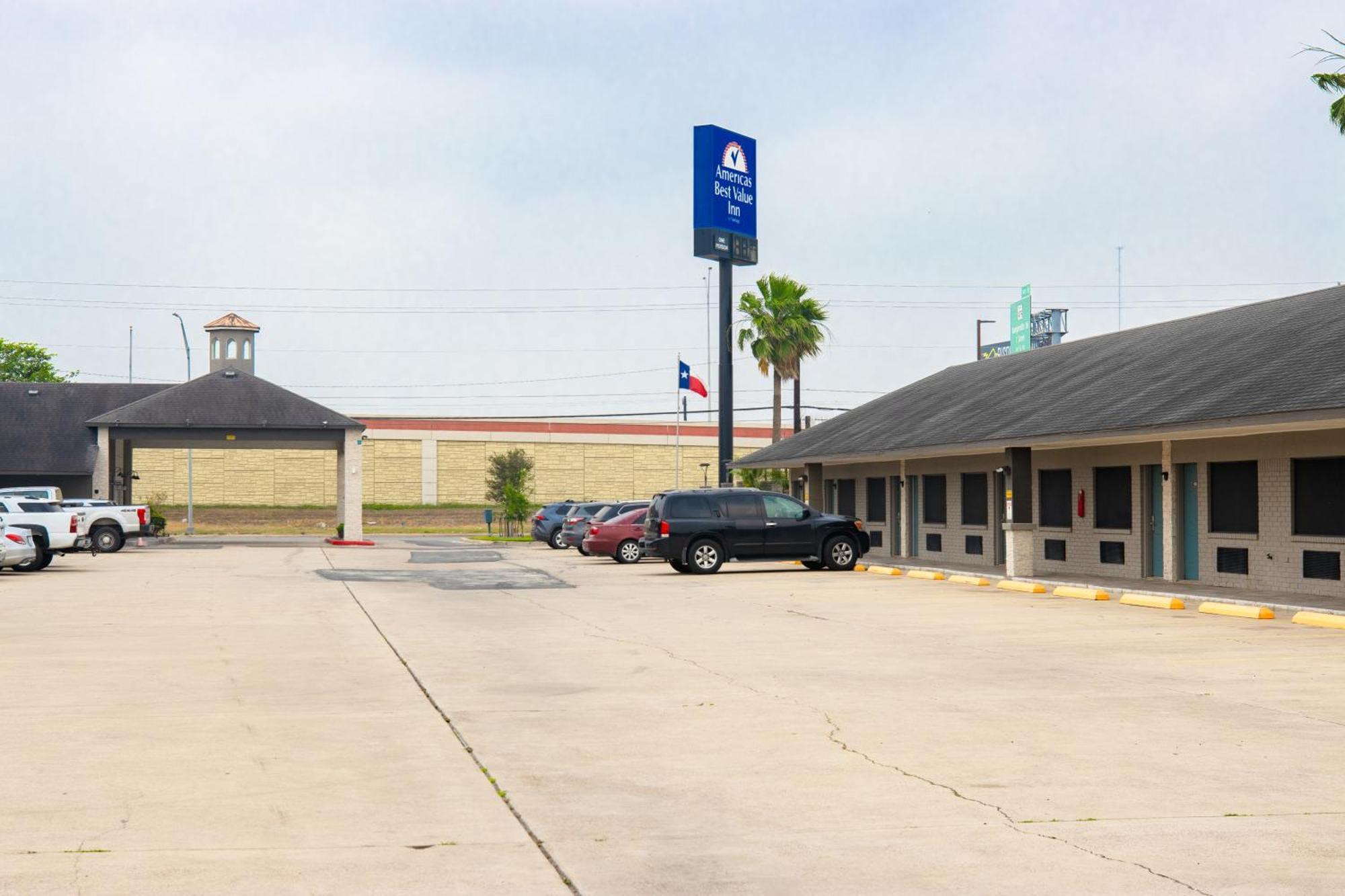 Americas Best Value Inn Harlingen Exterior foto