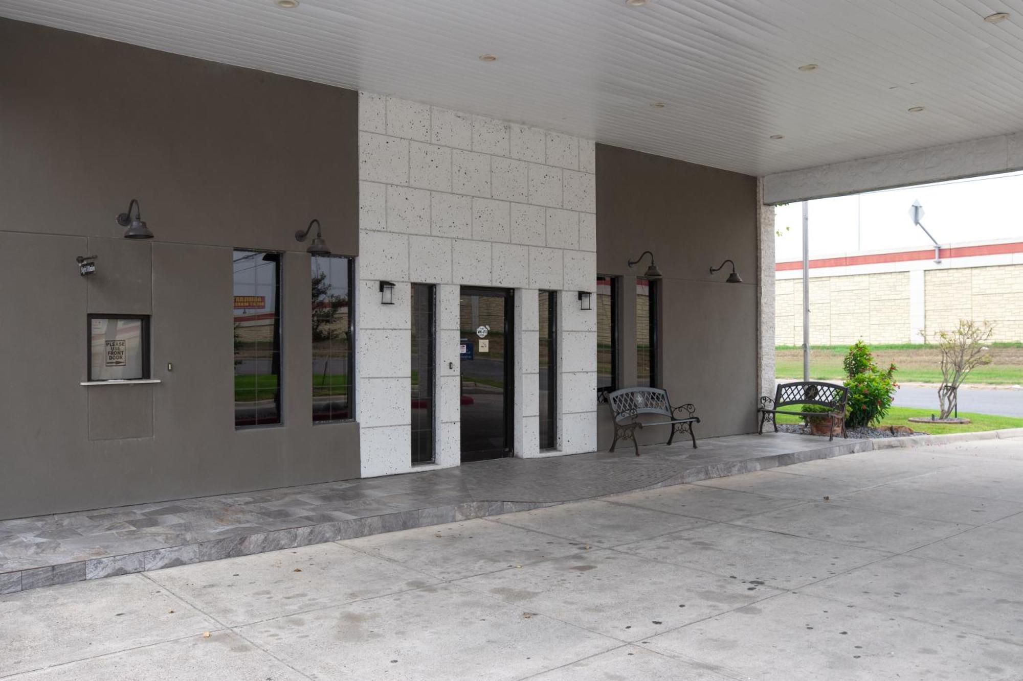 Americas Best Value Inn Harlingen Exterior foto