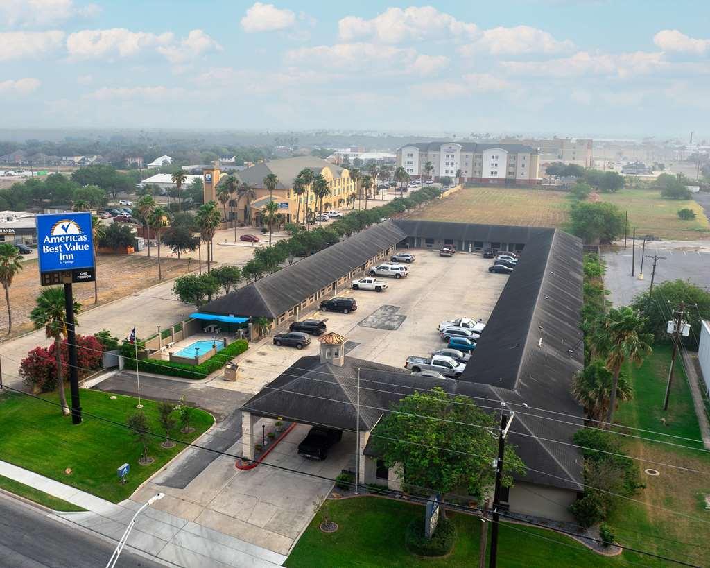 Americas Best Value Inn Harlingen Exterior foto