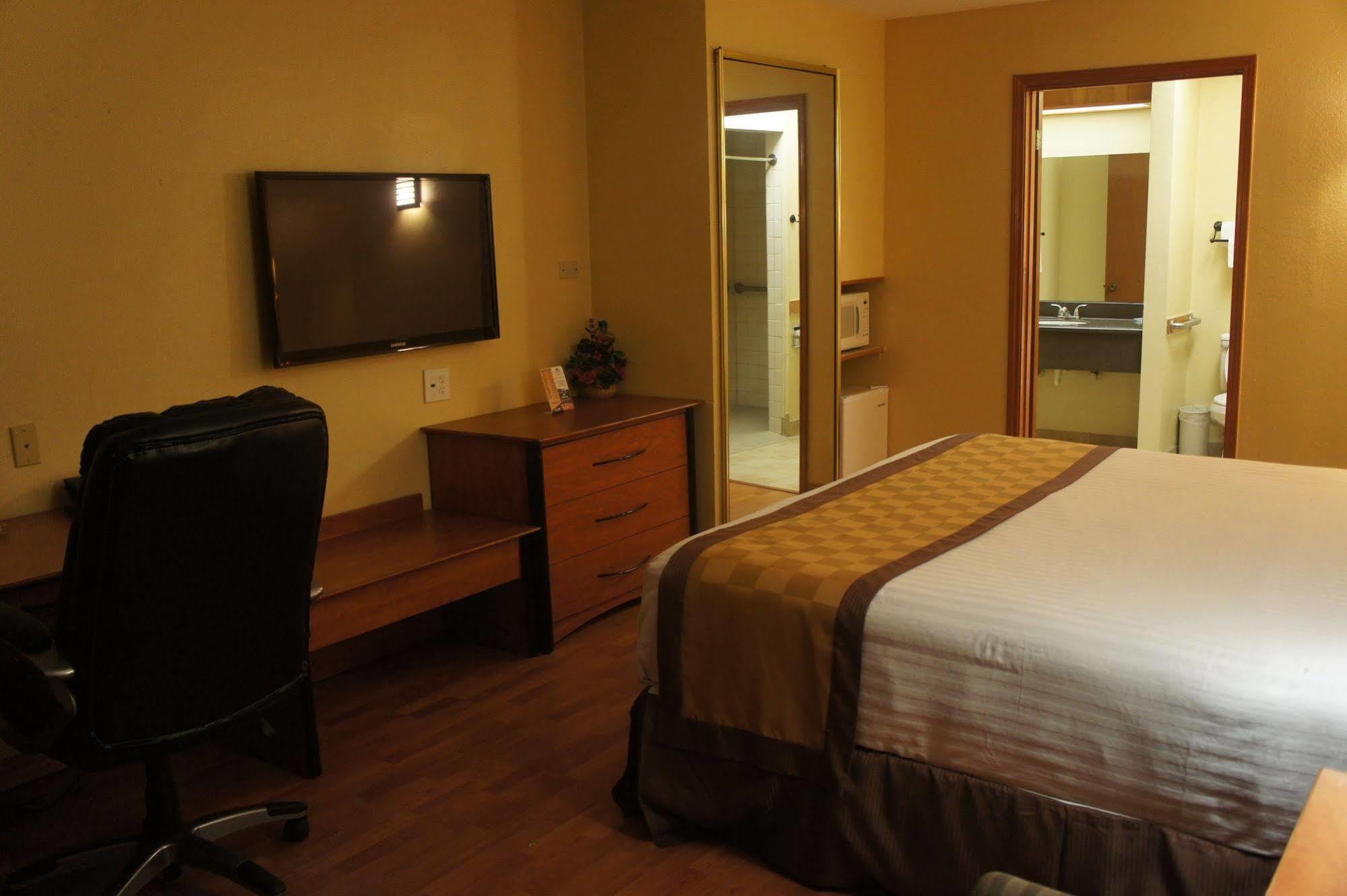 Americas Best Value Inn Harlingen Exterior foto