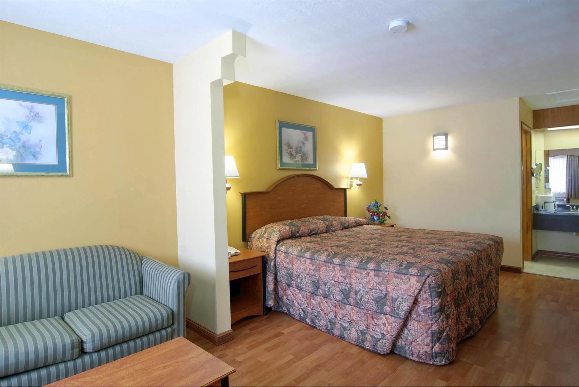Americas Best Value Inn Harlingen Zimmer foto